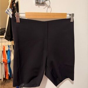 Lululemon Athletica Glow Up HR Black Athletic Shorts 6”